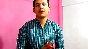 Barbero le dio sexo oral a cliente scrub verga grande en su salon. le lleno la boca de leche