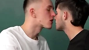 Hung and skinny tim gottfrid seduces twink malachi cooper
