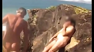 Nudist littoral he touches me