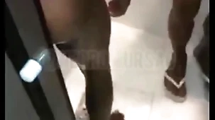 Conheci dos mavambos na lapa e fizemos uma putaria gostosa no motor hotel - completo no red