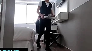 Latinleche - bored workaholic jonas matt gets surprised hard by hot latino bellboy in his hotel room