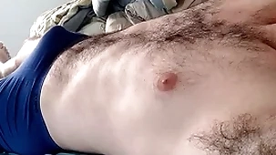 Pau latejando na cueca
