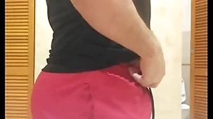 Novinho se exitou no banheiro knock off shopping e comeu o bundão knock off mr. diário de banheirão (dia 10) completo no red e subscrição