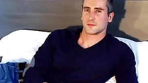 Male masturbator to str8 confessor serviced without thought himself!