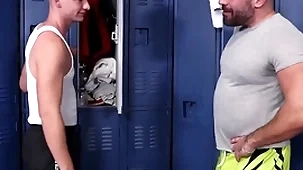 portray nephew fucking his react to portray uncle at the gym - taboo